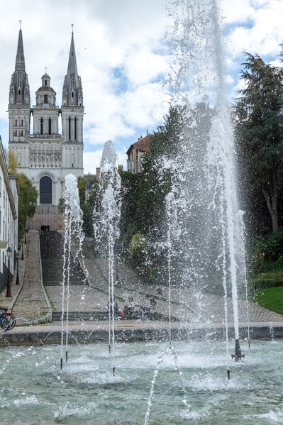 After crossing the Pont de Verdun and approaching the cathedral, you walk past the fountains on the Quai L'Igny.