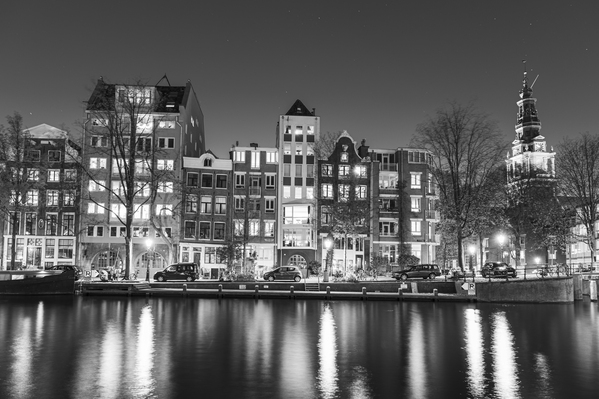 Even in black and white, this row of houses on  Zwanenburgwal looks beautiful 