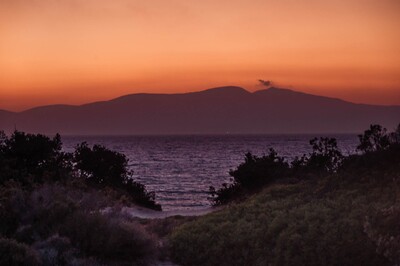 Photo of Hawaii Beach Clifftop Sunset Spot - Hawaii Beach Clifftop Sunset Spot