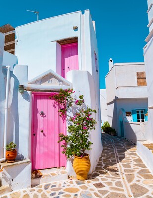 Greece photo spots - Marpissa Pink House