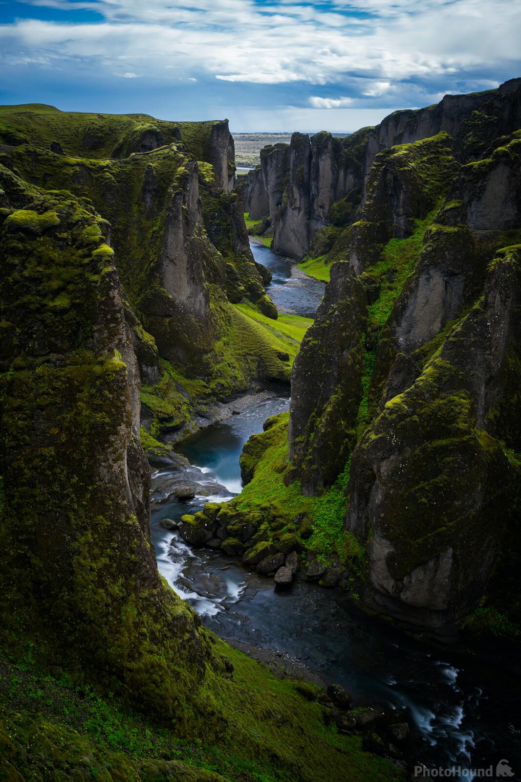 Image of Fjaðrárgljúfur Canyon by Team PhotoHound
