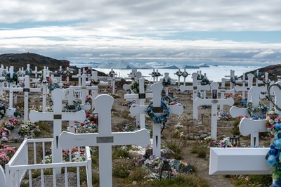 images of Greenland - Ilulissat Cemetery