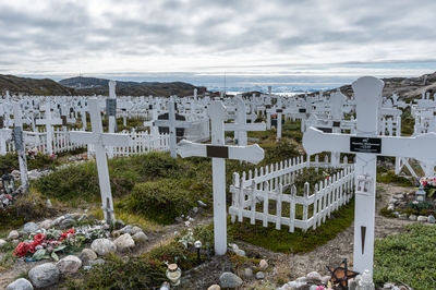 images of Greenland - Ilulissat Cemetery