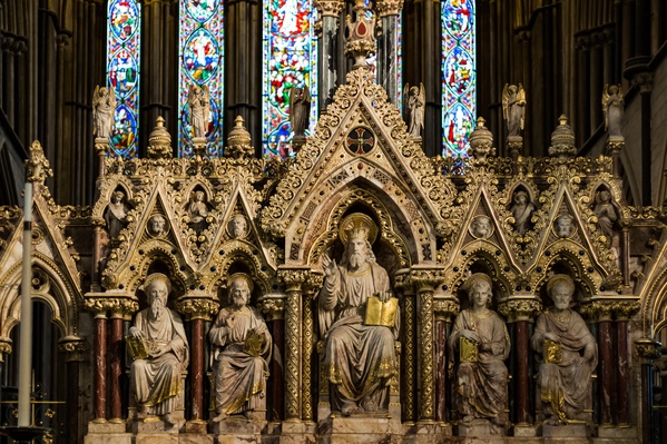 The main altar at Worcester Cathedral