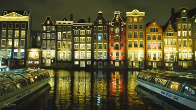 pictures of Amsterdam - Houses in the Damrak, Amsterdam