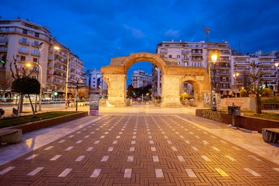 photo spots in Greece - Arch of Galerius