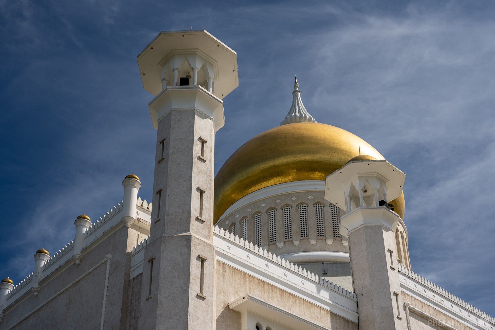 Image of Omar Ali Saifuddien Mosque by Juraj Zimányi