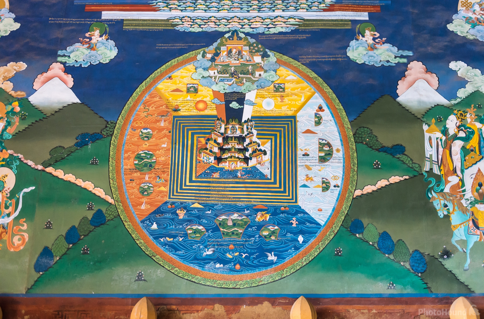 Image of Trongsa Dzong by Sue Wolfe