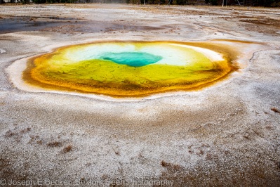 pictures of Yellowstone National Park - UGB - Chromatic Pool