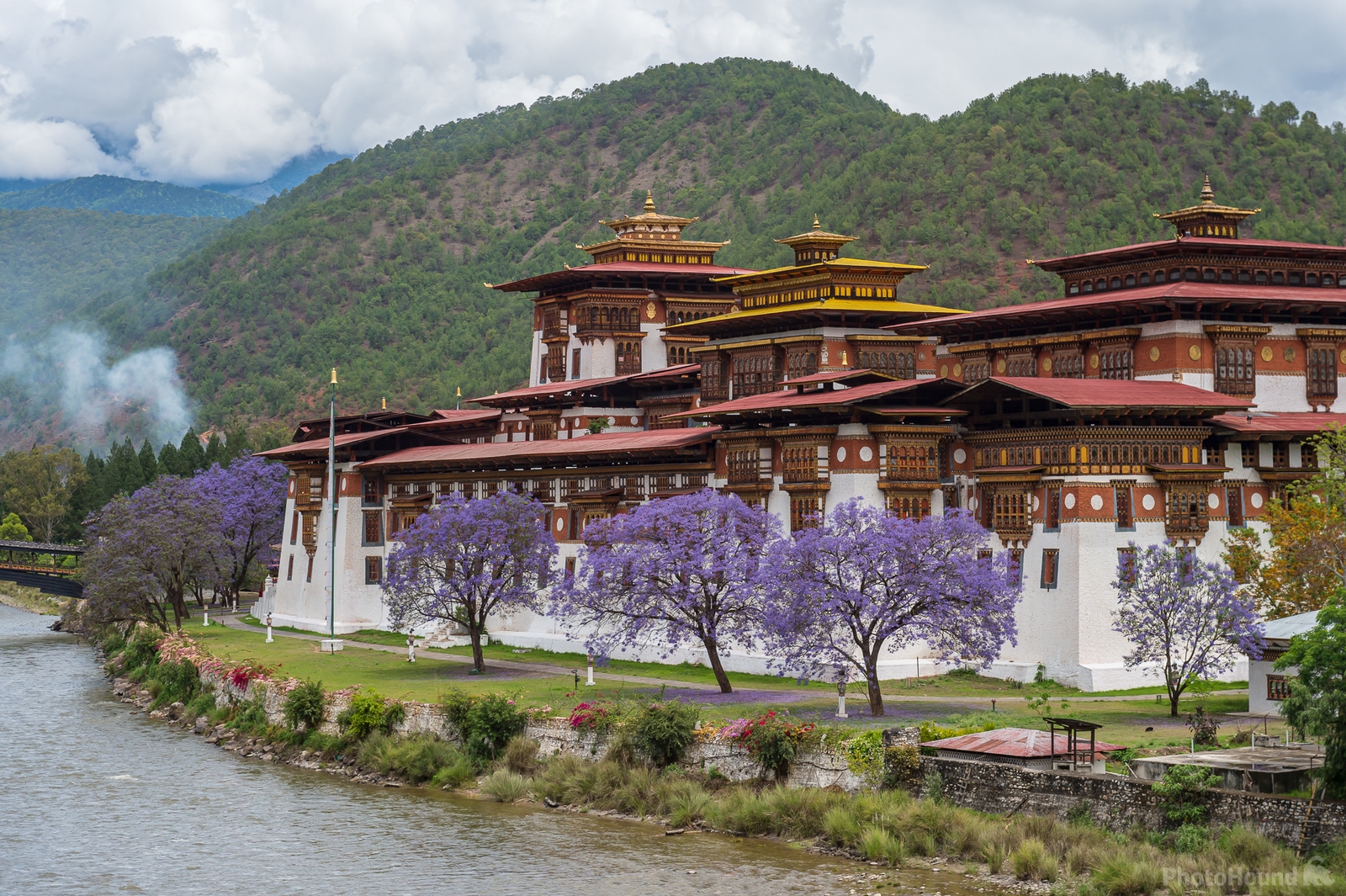 Image of Punakha Dzong by Sue Wolfe