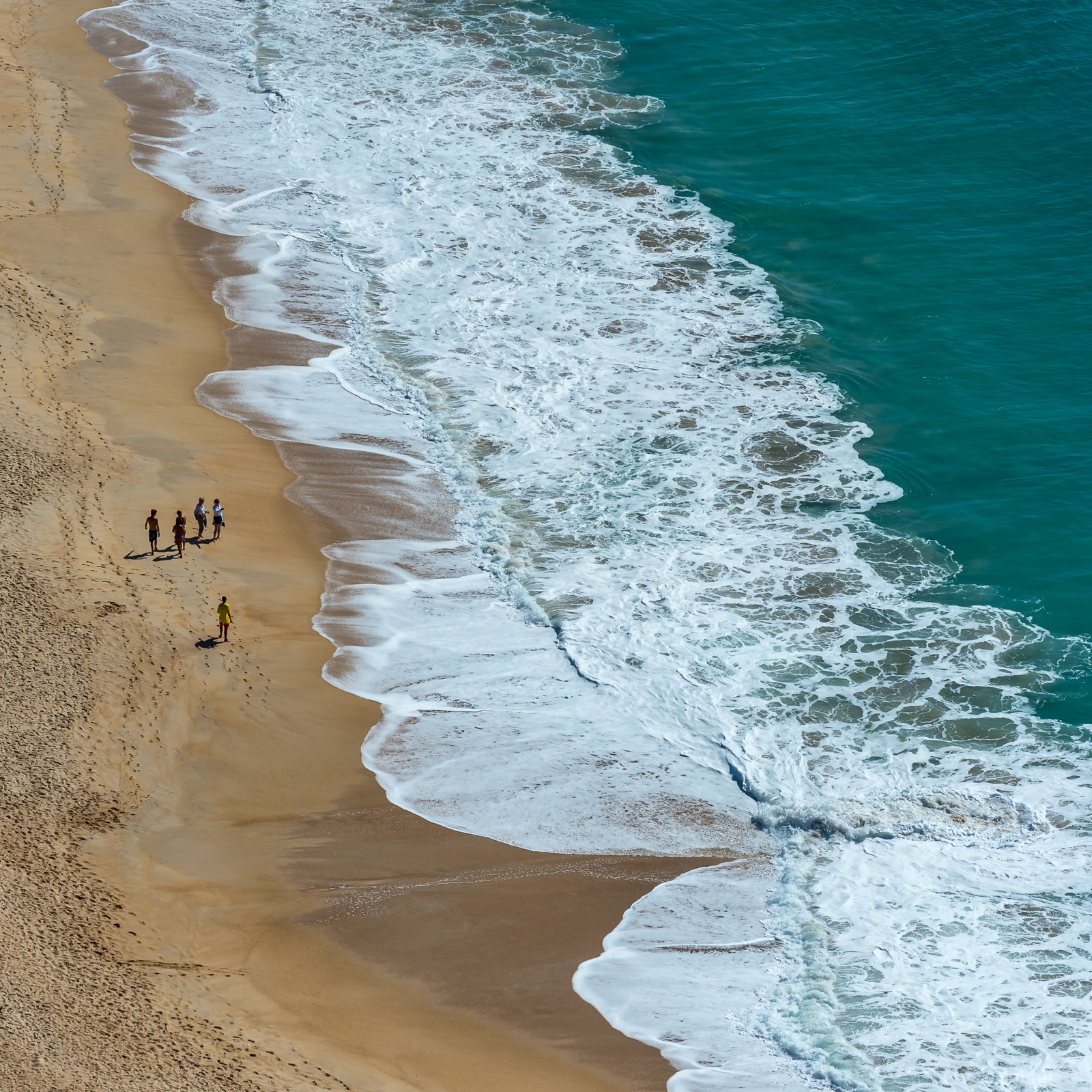 Image of Praia da Nazaré by Sue Wolfe