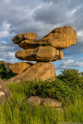 images of Zimbabwe - Epworth Balancing Rocks