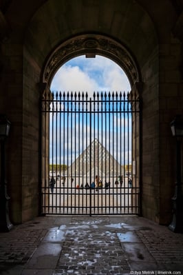 images of Paris - The Louvre Museum