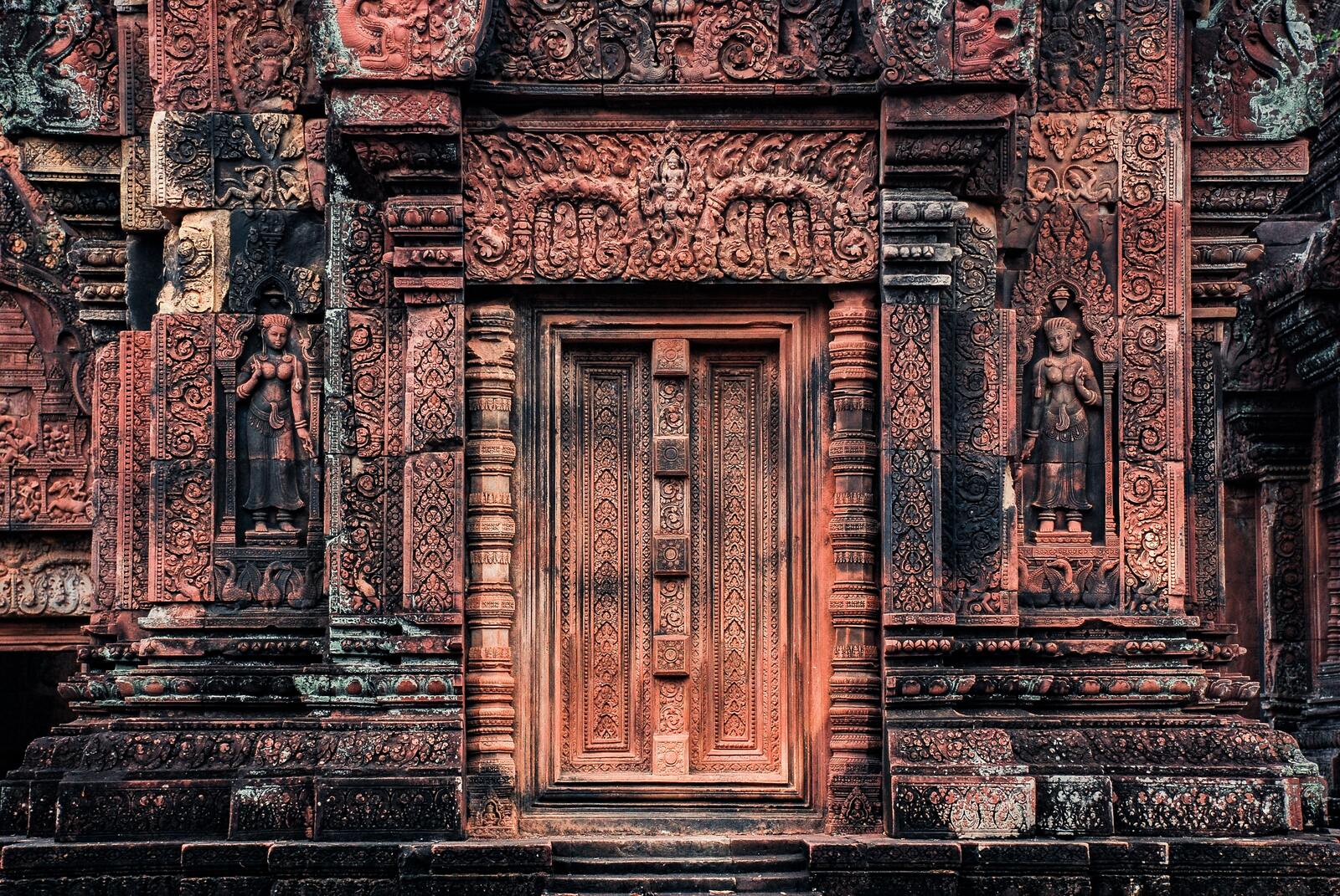Image of Banteay Srei by Team PhotoHound