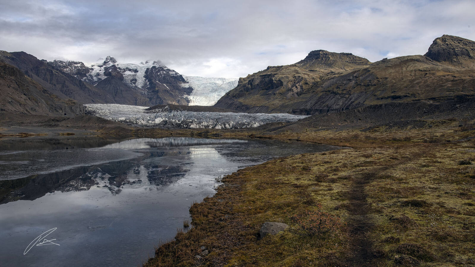 Image of Svínafellsjökull Glacier by Patrick Hulley