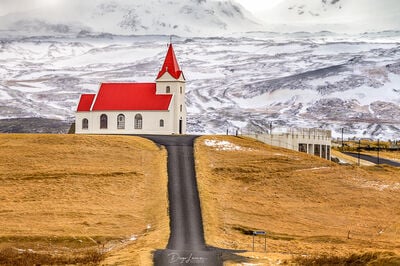 photo spots in Iceland - Ingjaldsholskirkja