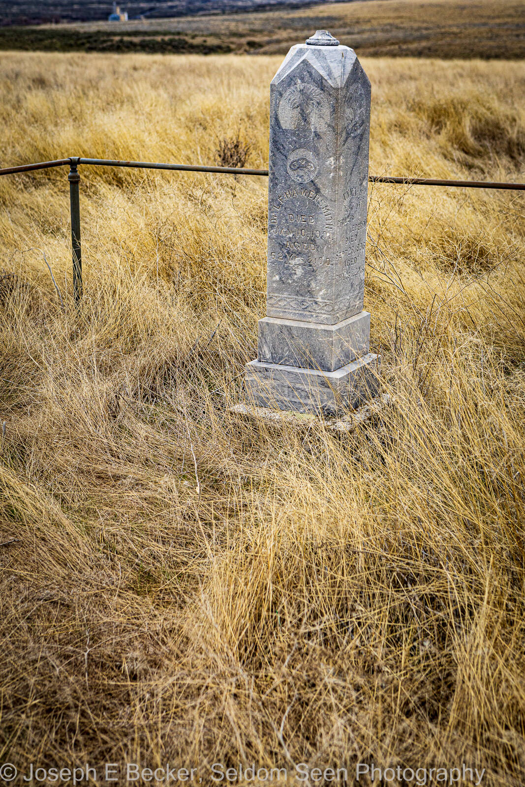 Image of Lamona Cemetery by Joe Becker
