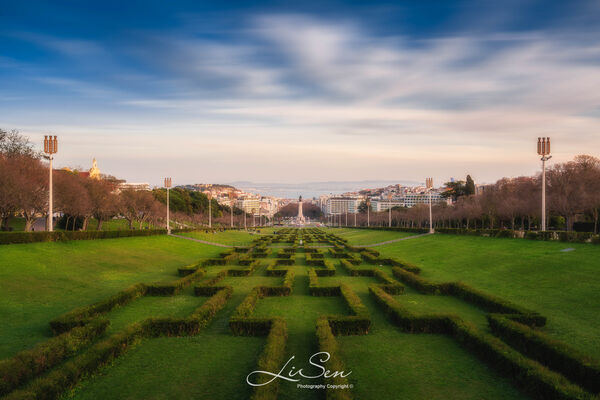 A good place to take a view of Lisbon city from above. Best to come at sunset time