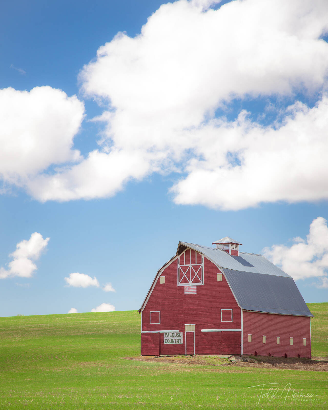 Image of Palouse Country Barn by Todd Heiman