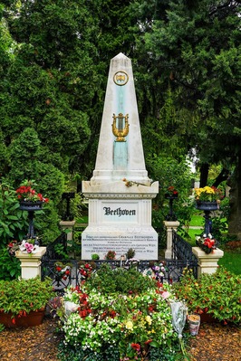 Austria pictures - Vienna Central Cemetery (Zentralfriedhof)