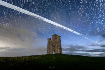 Composite of 10 minutes worth of exposure time to capture Starlink satellites