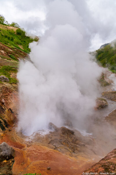 The biggest geyser of the valley which erupts with hot water every hour.