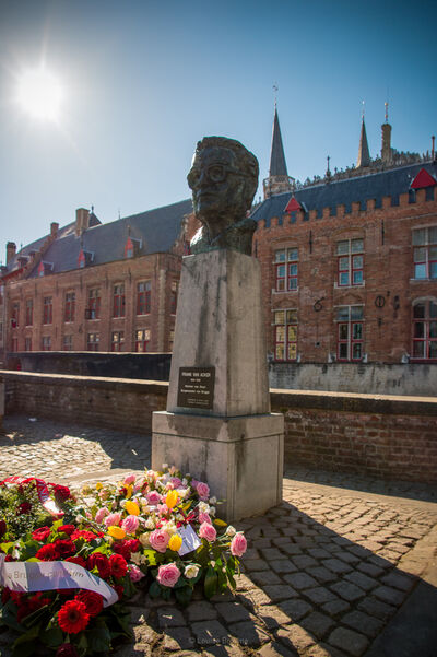 images of Bruges - Statue Frank Van Acker