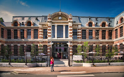 photo spots in Lille - Faculty of Medicine and Pharmacy