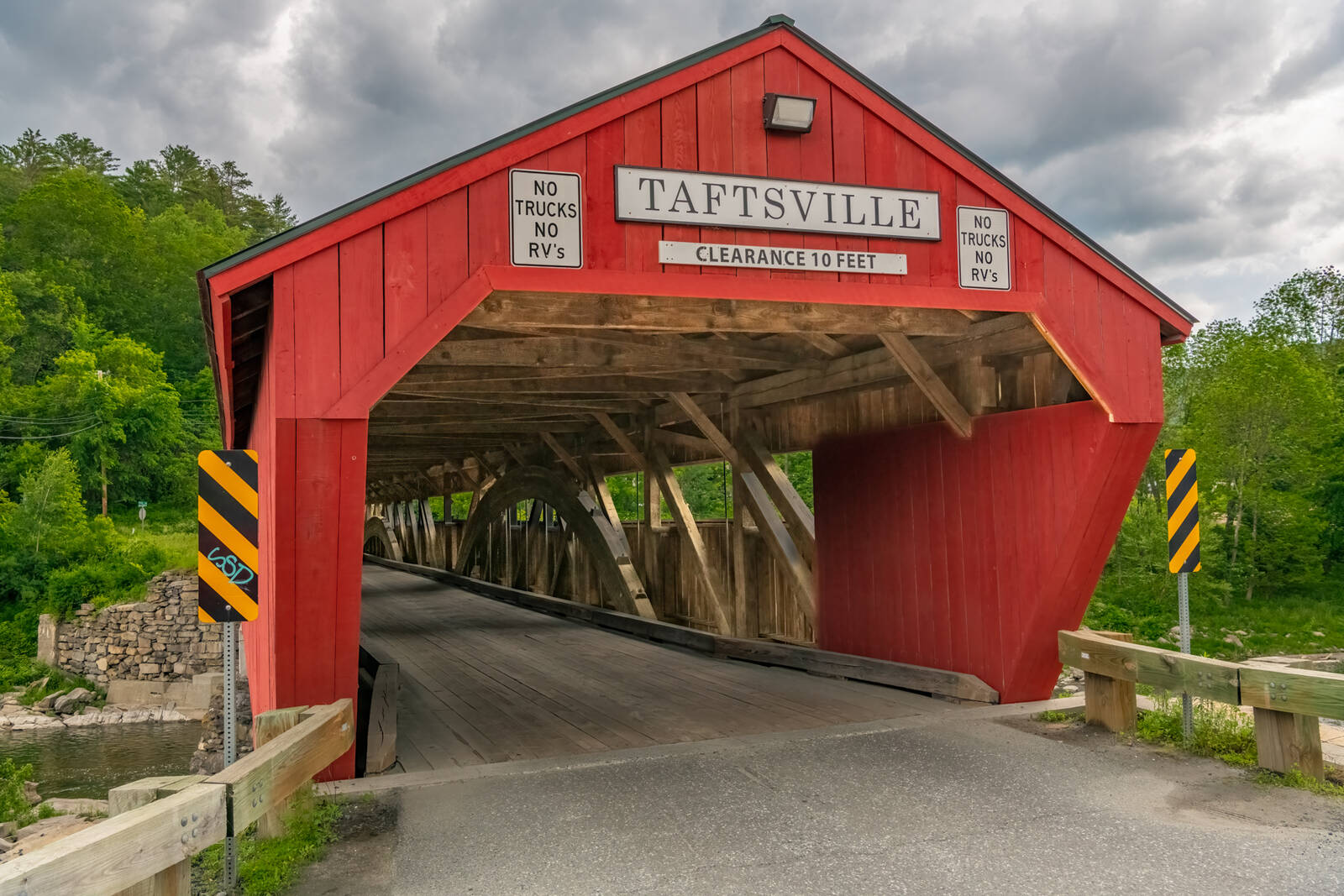 Image of Taftsville Covered Bridge by Wayne Foote