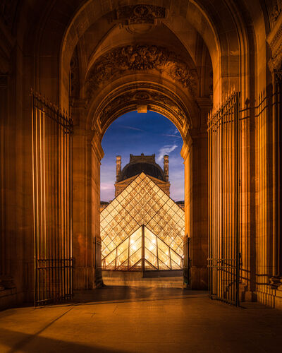 photos of Paris - Pyramide du Louvre (Louvre Exterior)