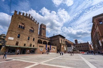 Bologna photo spots - Piazza del Nettuno