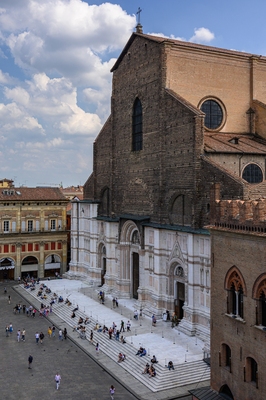 images of Bologna - Torre dell'Orologio