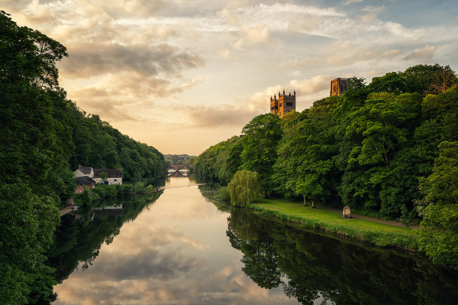 Image of Durham Cathedral from Prebends Bridge by James Billings.