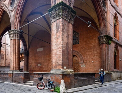 photo spots in Bologna - Palazzo della Mercanzia