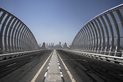 United Arab Emirates pictures - Dubai Meydan Bridge