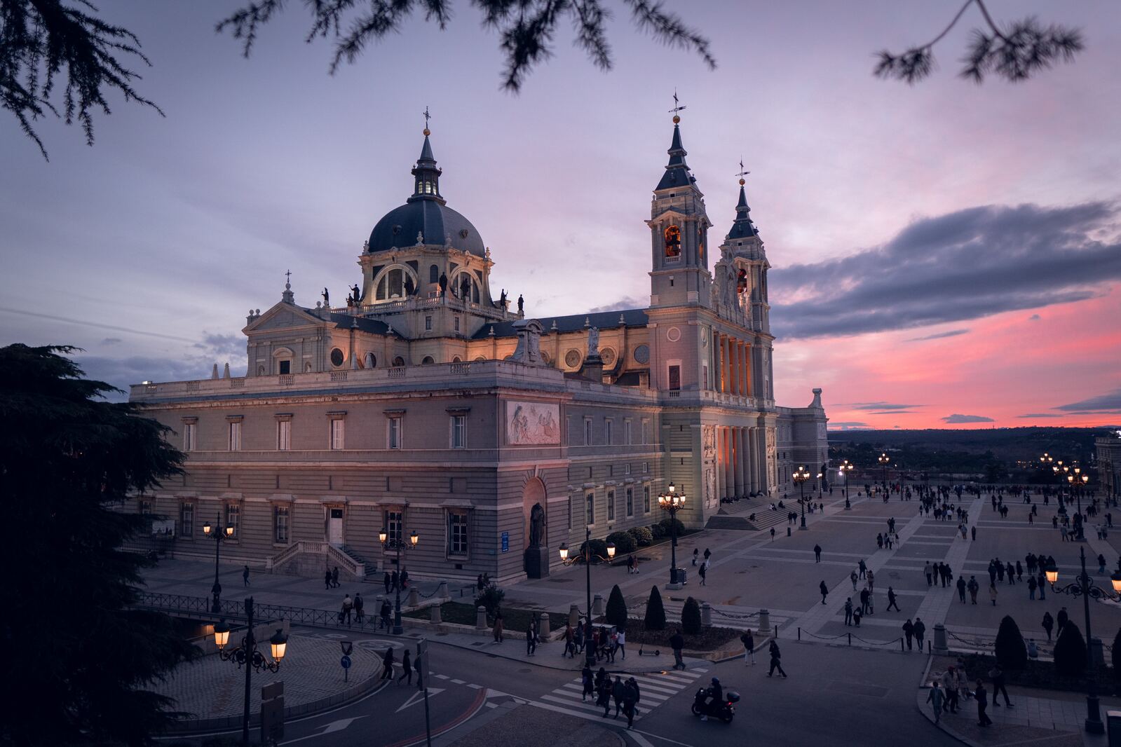 Image of Plaza de la Armeria by Team PhotoHound