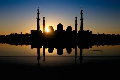 United Arab Emirates images - View of Sheikh Zayed Grand Mosque from Wahat Al Karama 