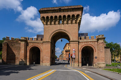 photo spots in Italy - Porta Saragozza