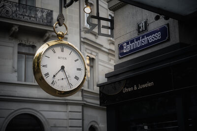 Zurich instagram spots - The Beyer Clock