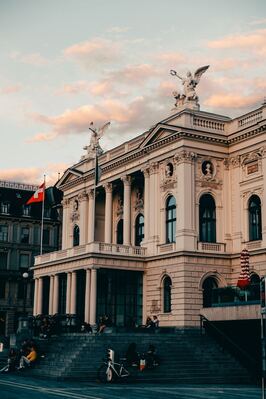 Switzerland pictures - Zurich Opera House (Opernhaus Zurich)