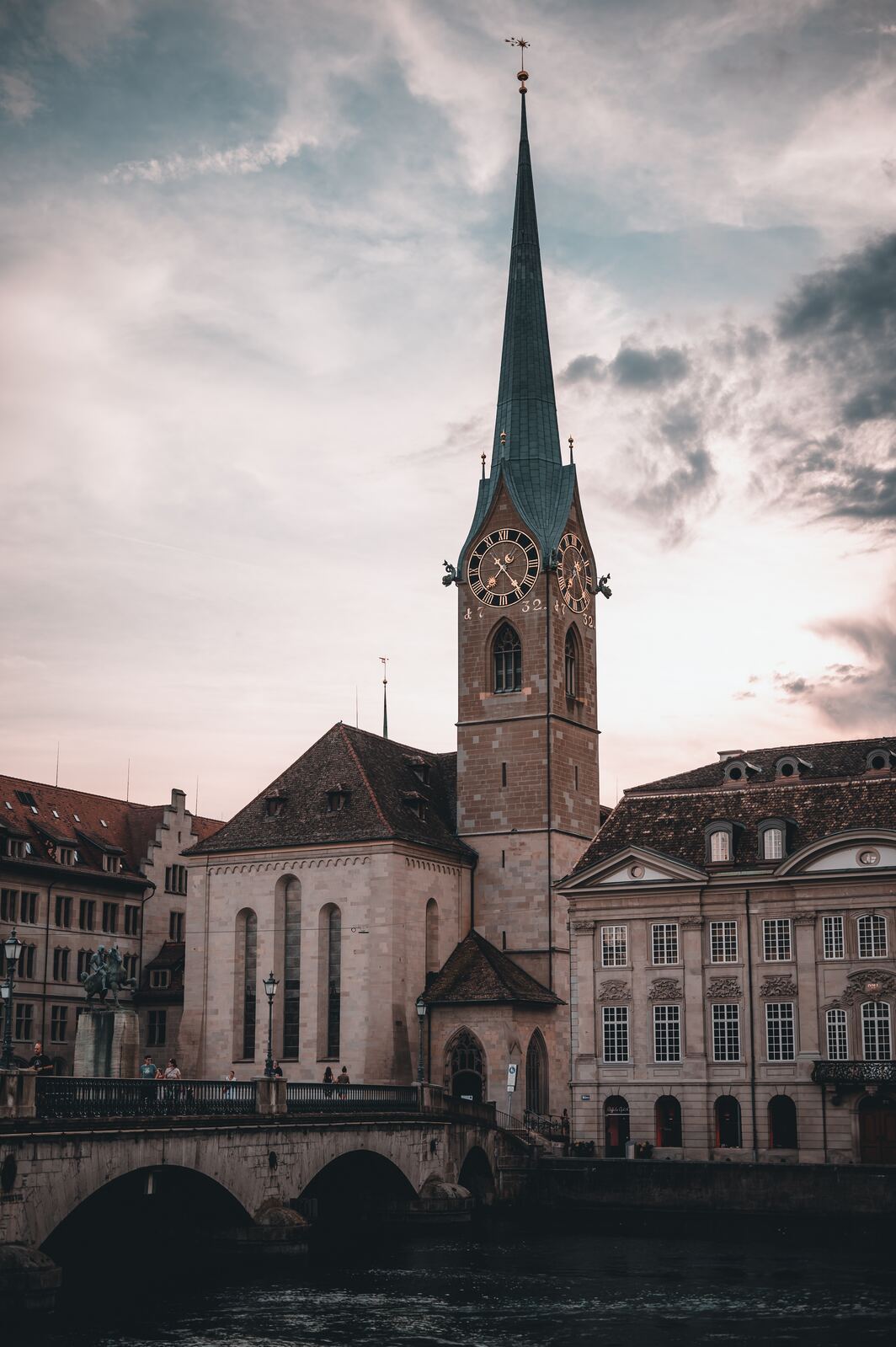 Image of Münsterbrücke Zürich by Team PhotoHound