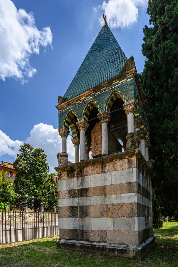 Tomb of Rolandino de'Romanzi