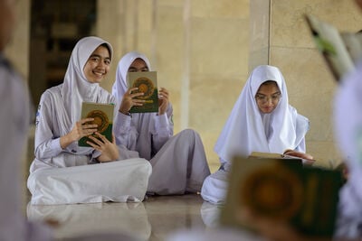Girls learning at Istiqlal Mosque