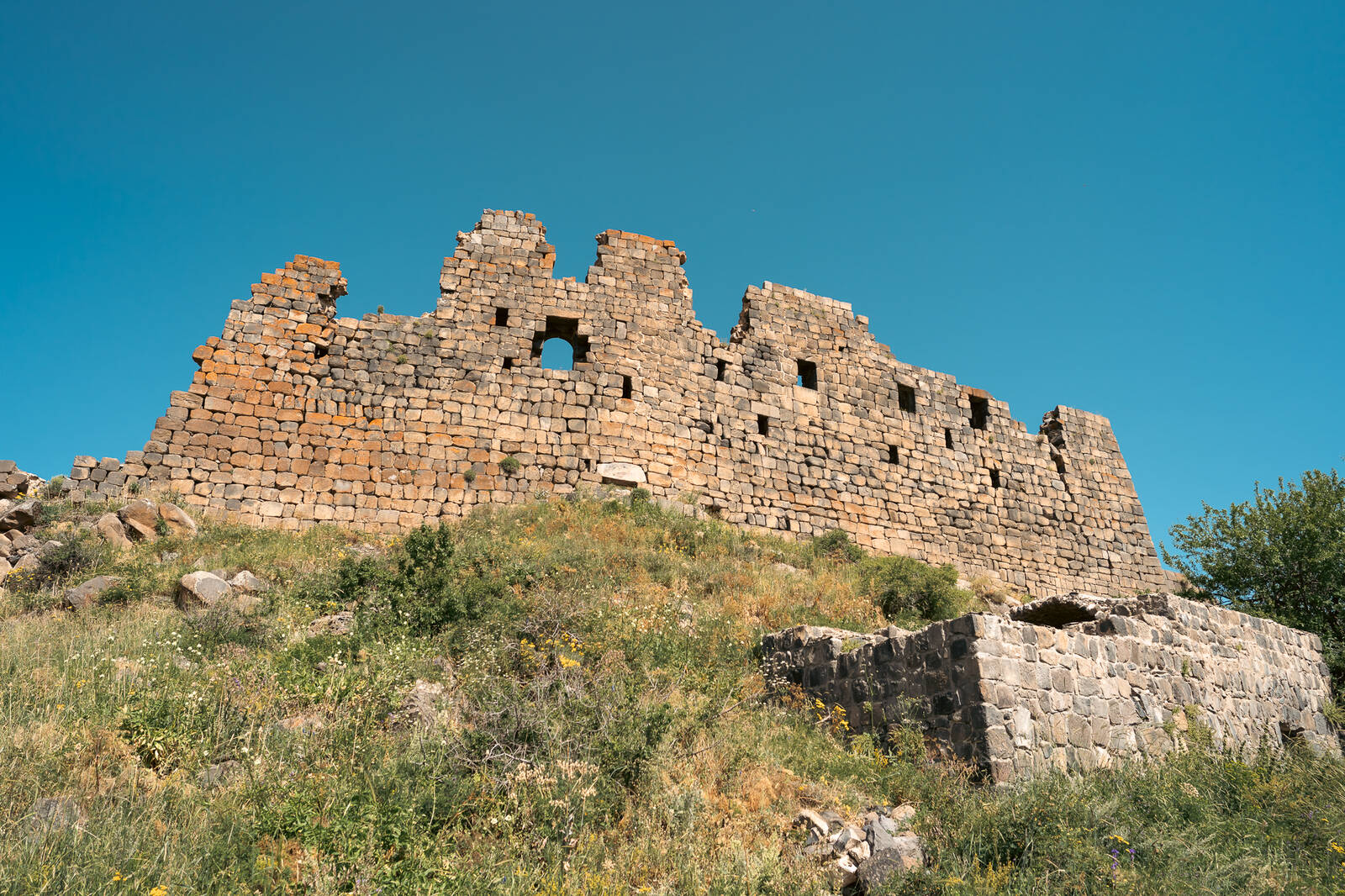 Image of Amberd Fortress and Vahramashen Church by James Billings.