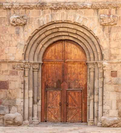 The main door to the cathedral