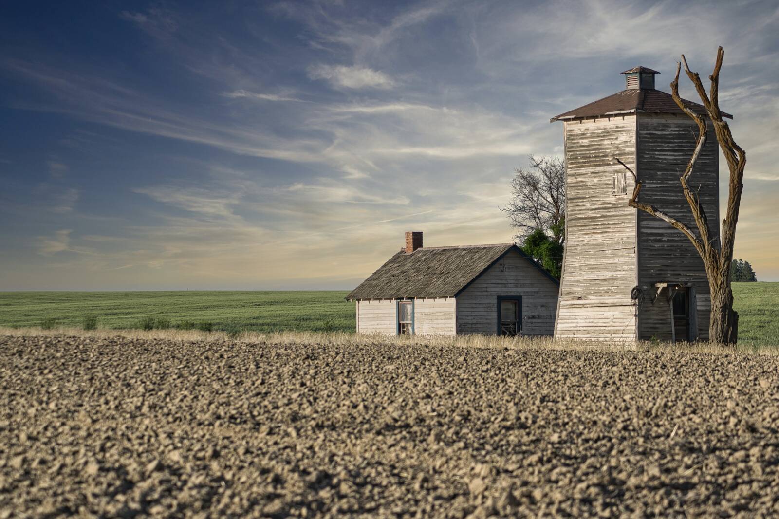 Image of Barn and Silo, Hartline by Steve West