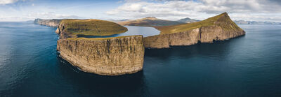 photos of Faroe Islands - Sørvágsvatn Lake