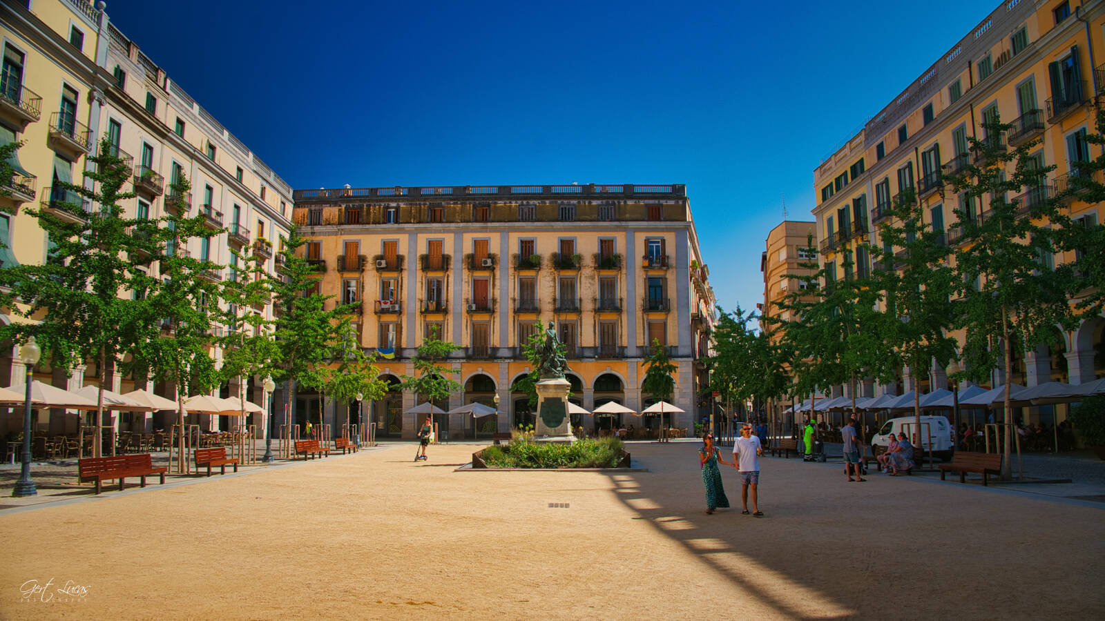 Image of Plaça de la Independència by Gert Lucas