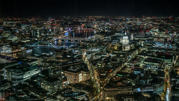 A wider view to the south-west and St. Paul's - what's wrong here? :) 