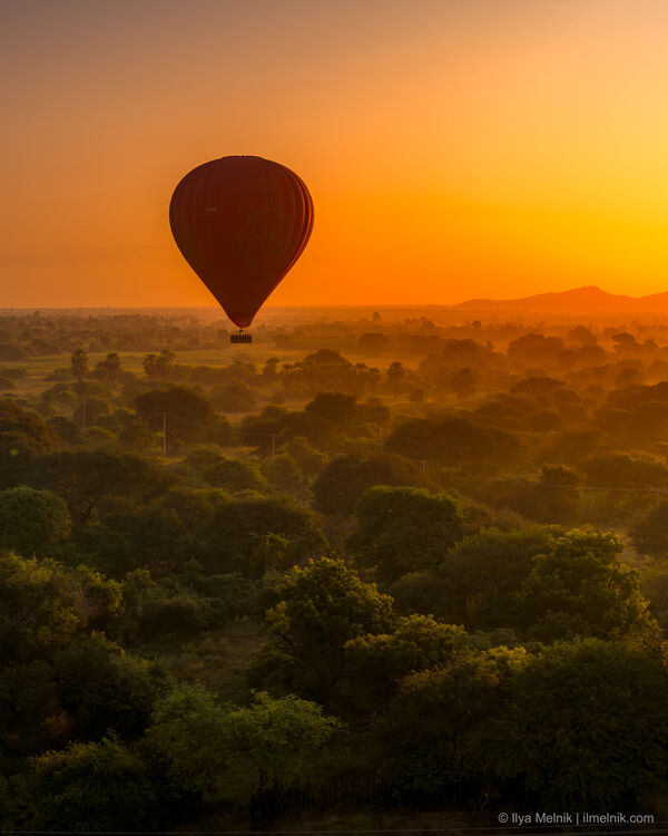 In November 2023 there were just 3 balloons above Bagan due to critical reduce of the tourist flow.